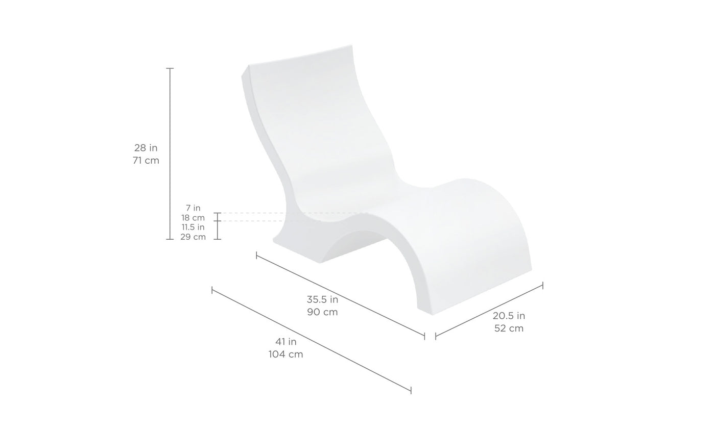 Introducing Ledge Loungers Signature Lowback Chair: a chic, white, S-shaped design with curved contours, perfect for poolside seating. Dimensions are 28 in/71 cm high, 35.5 in/90 cm long, 20.5 in/52 cm wide, with a seat height of 7 in/18 cm and depth of 11.5 in/29 cm—ideal for your space.