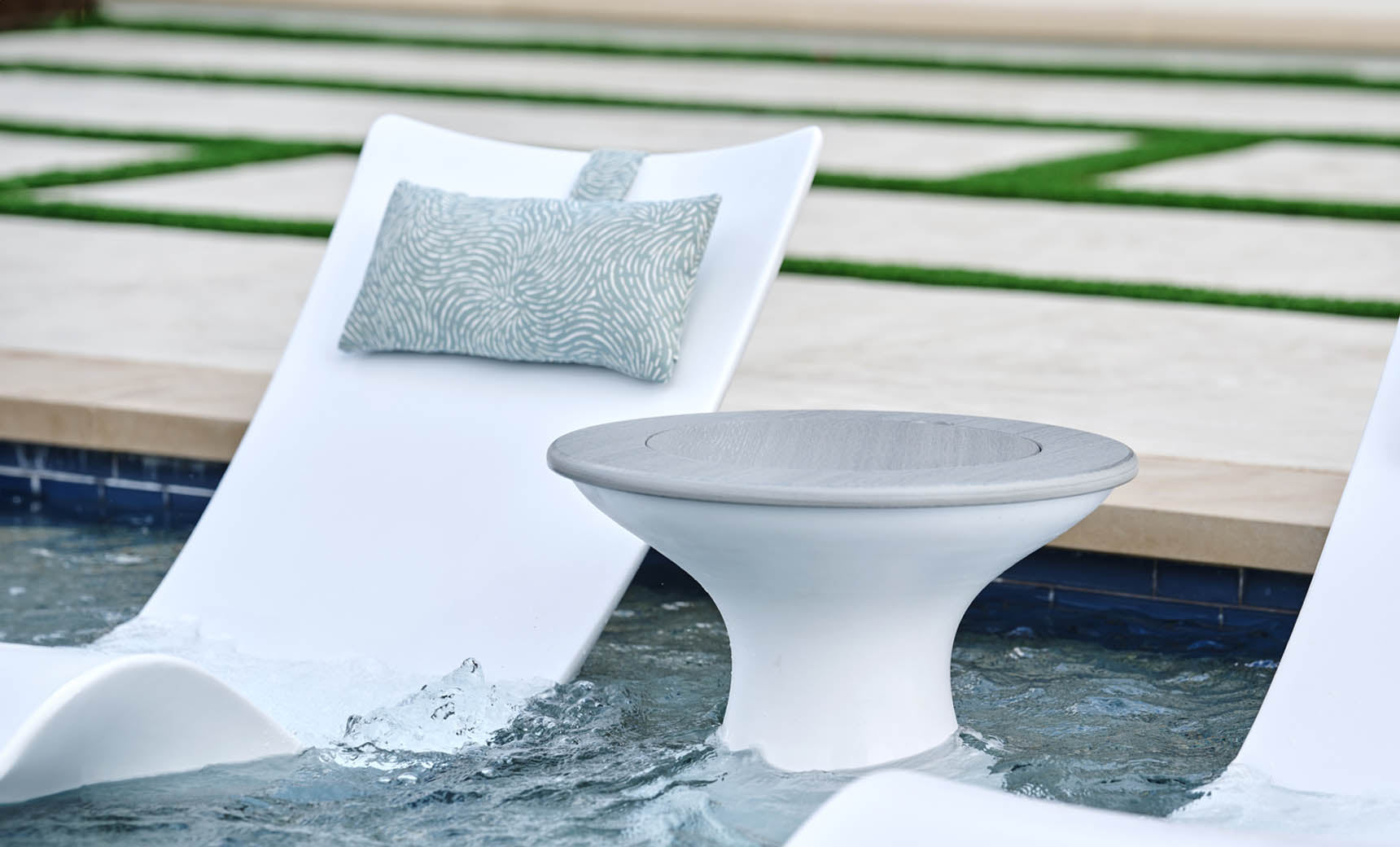 Outdoor chaise headrest clearance pillows