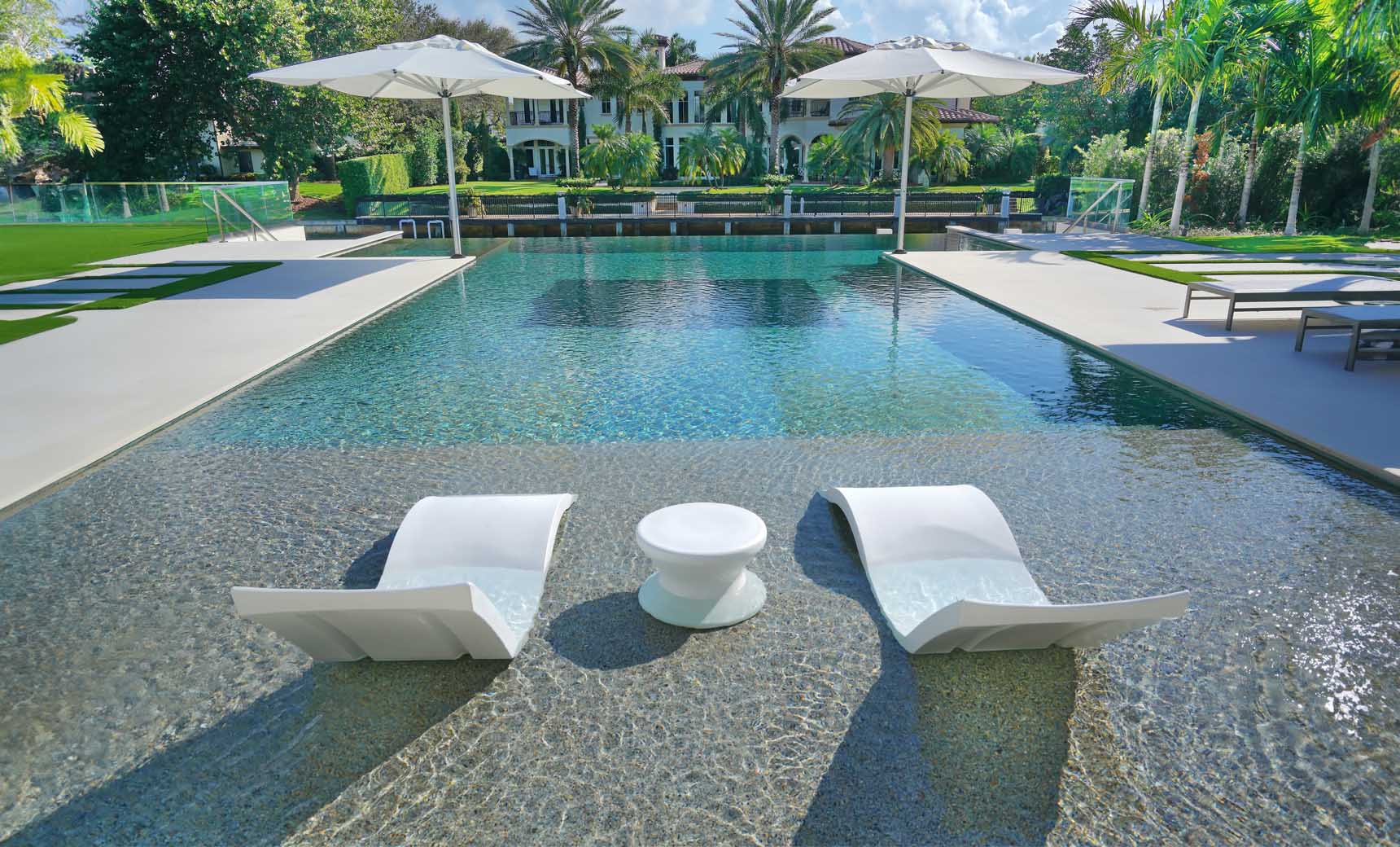 Signature Chaise and Side Table In-Pool Set