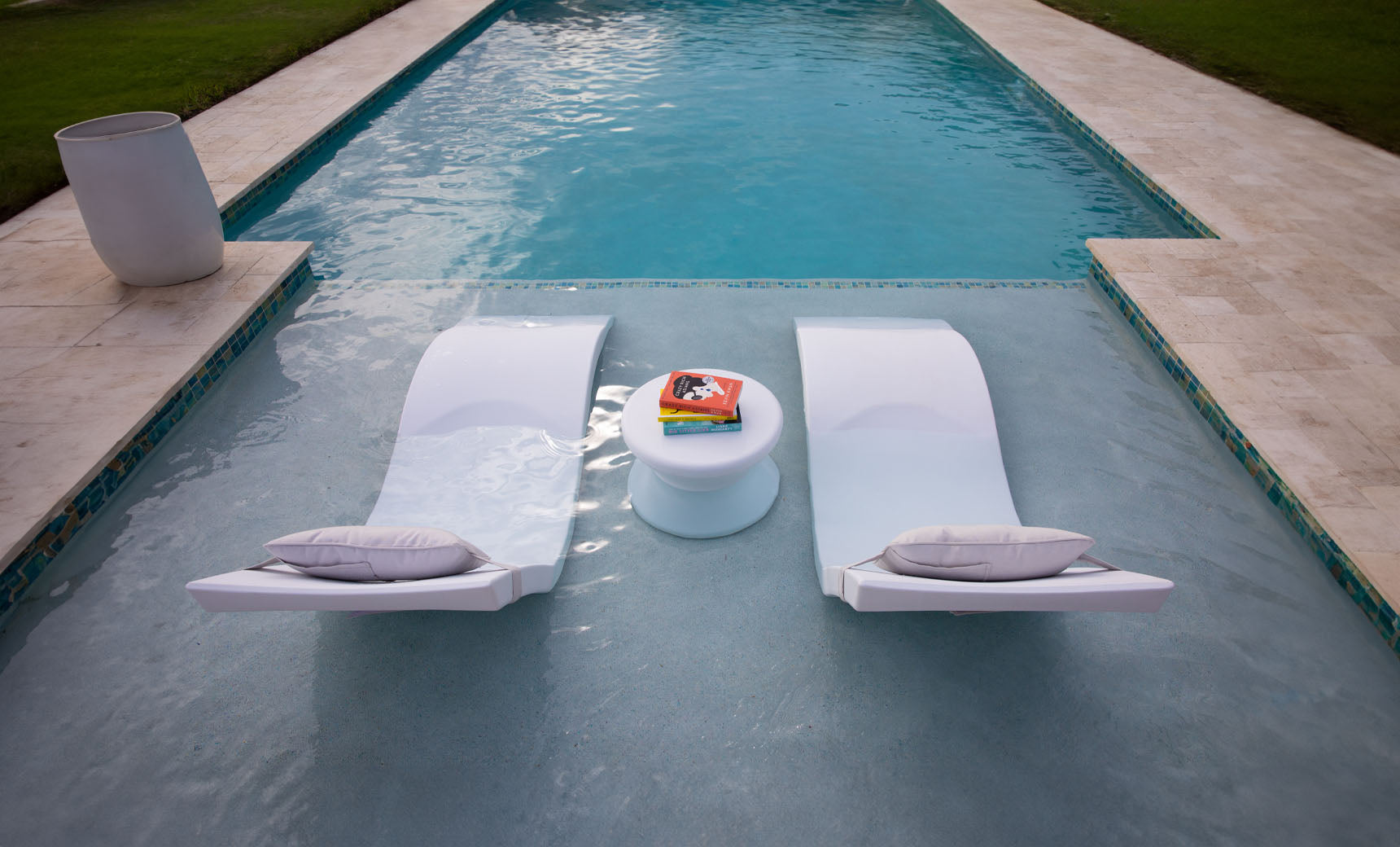 Pool tanning ledge discount lounger