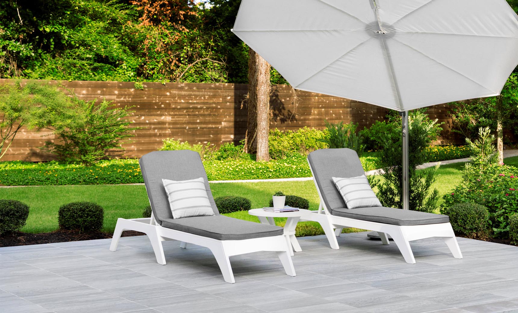 Outdoor patio online chaise